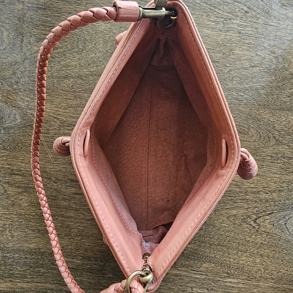 Bottega Veneta Intrecciato Leather Handbag Coral *FLAWS* - Picture 6 of 16